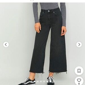 BDG Black High Waisted Cropped Jeans SZ 27